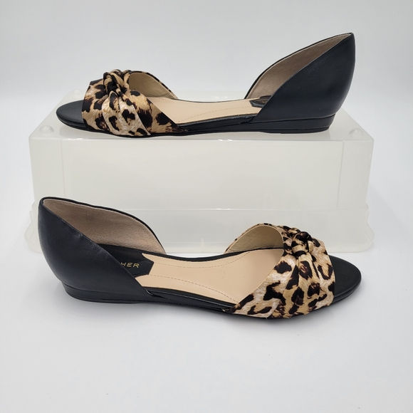 Marc Fisher Leopard print front Black Leather Flats Size 7 - Picture 3 of 8